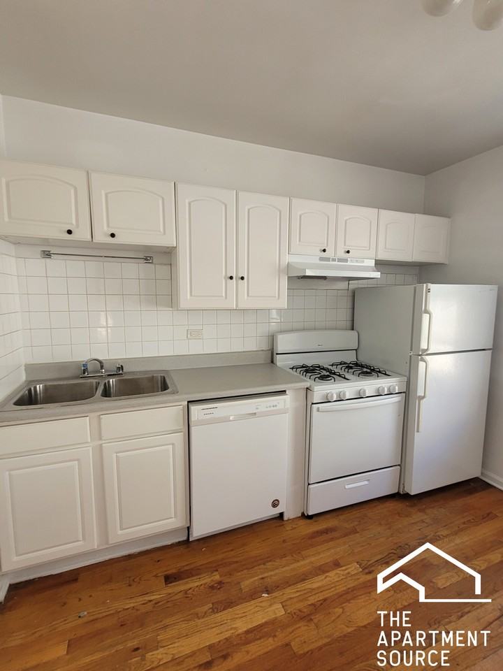 5028 North Springfield Avenue #2W - Photo 6 of 11