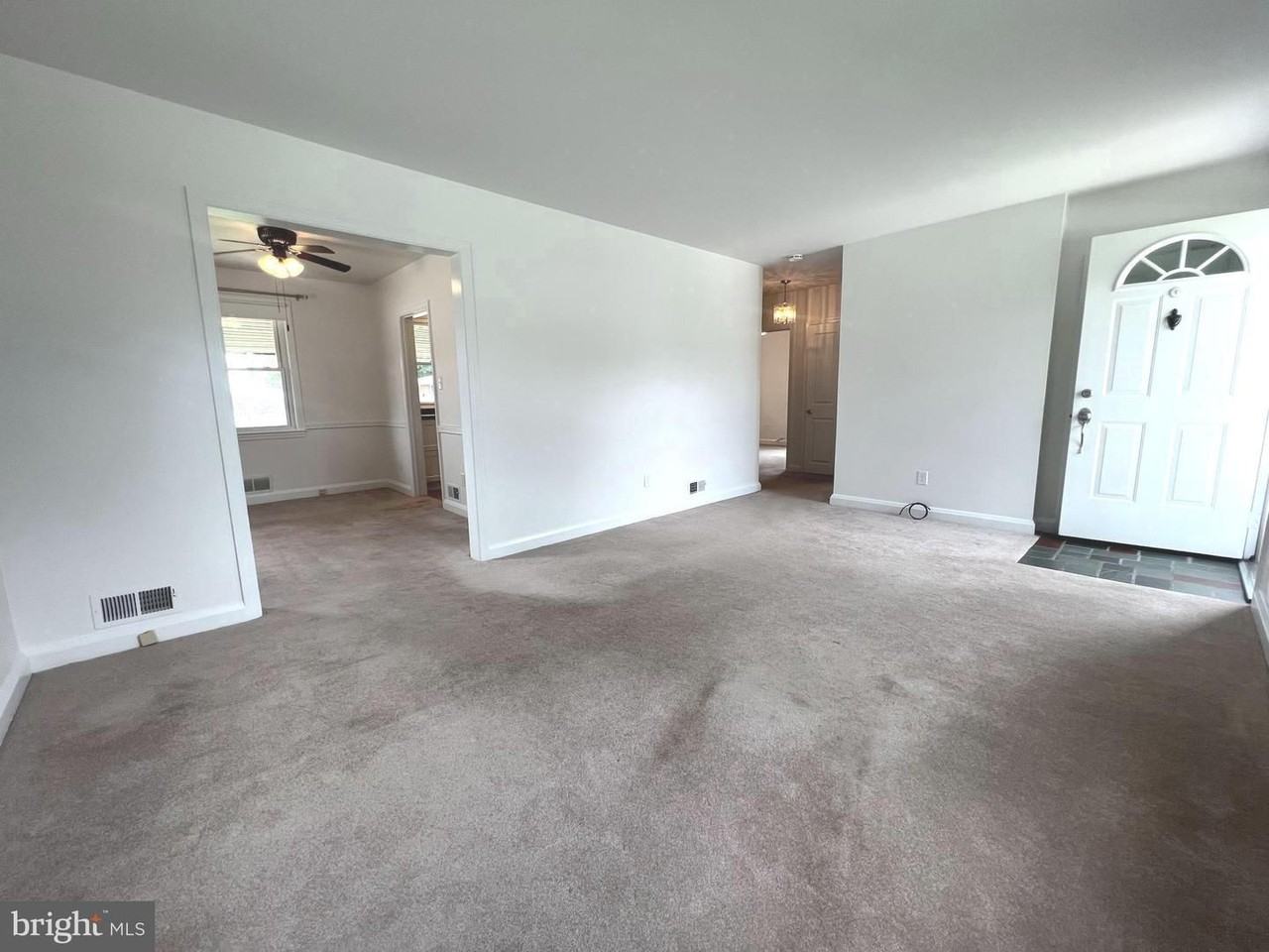 231 Sipple Ave - Photo 3 of 33