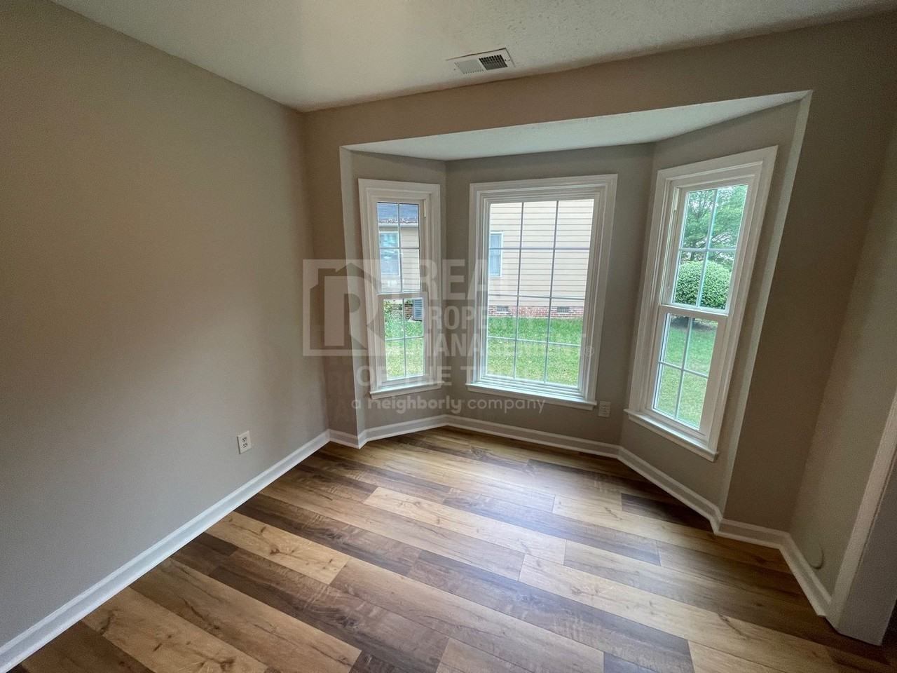 2207 Branderwood Dr - Photo 3 of 22