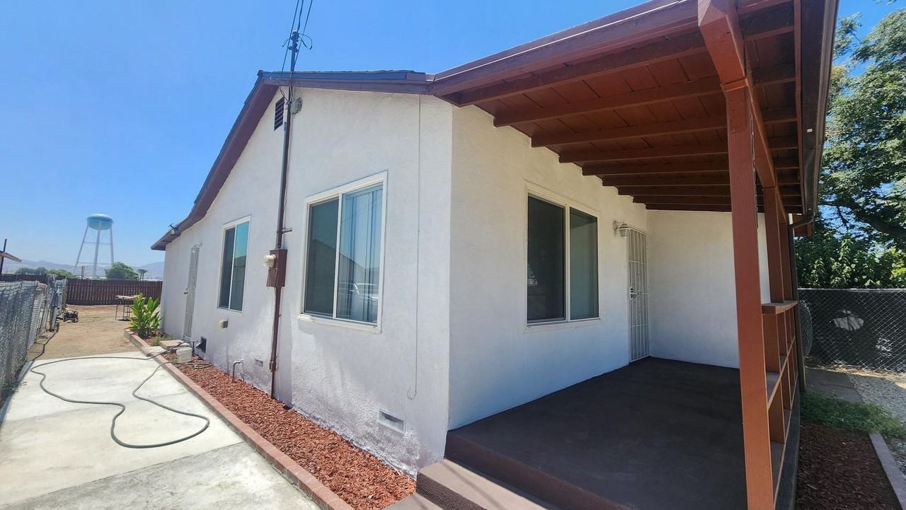 26531 Ward St - Photo 2 of 11