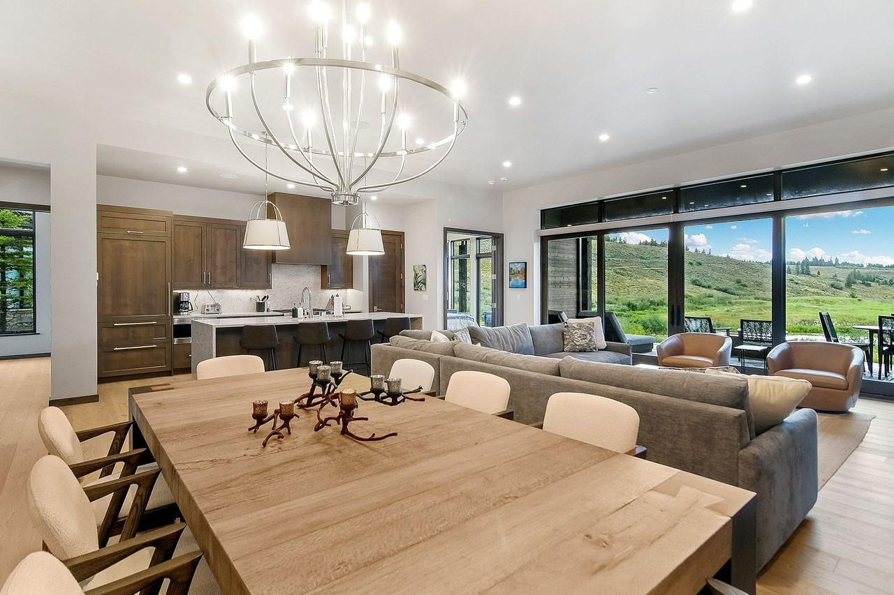 140 Monitor Dr - Photo 2 of 50