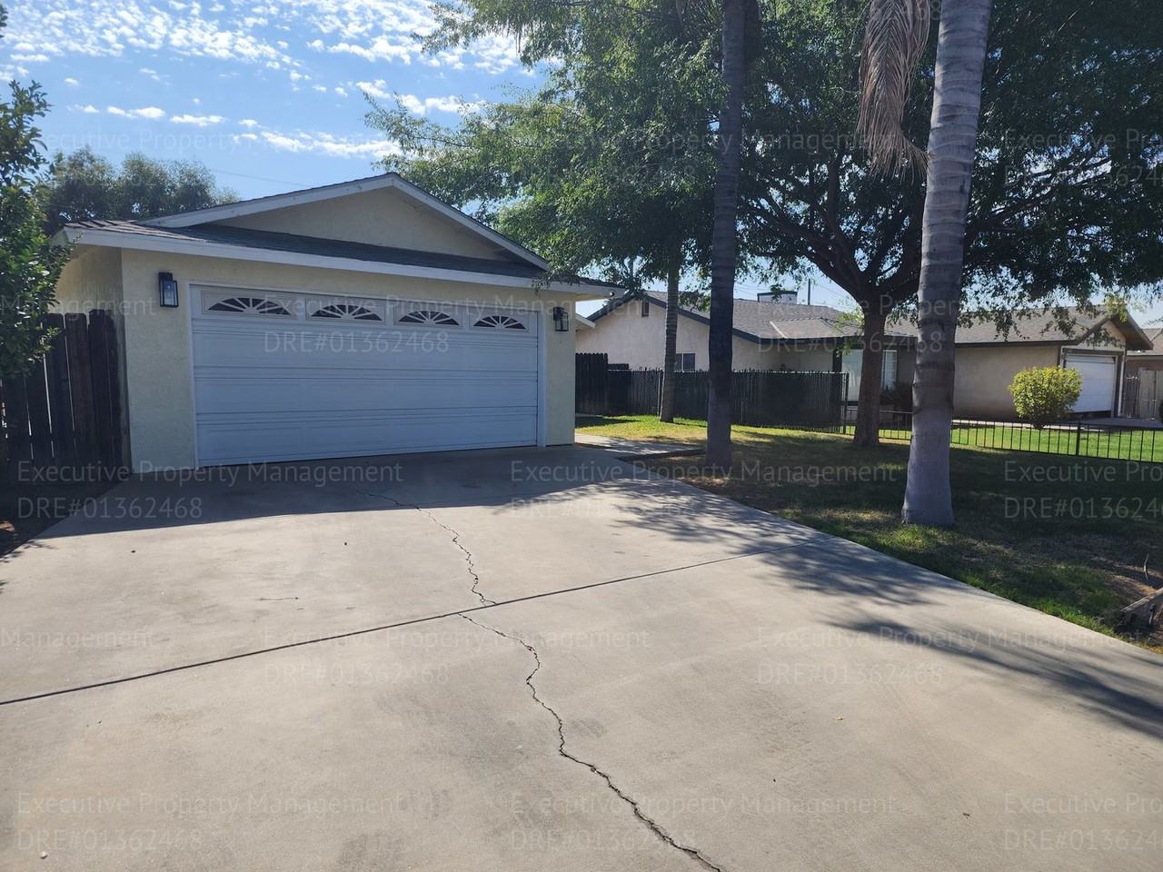 1123 Royal Way - Photo 2 of 30