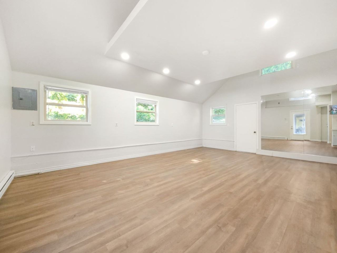 10250 Ne 24th St - Photo 7 of 10