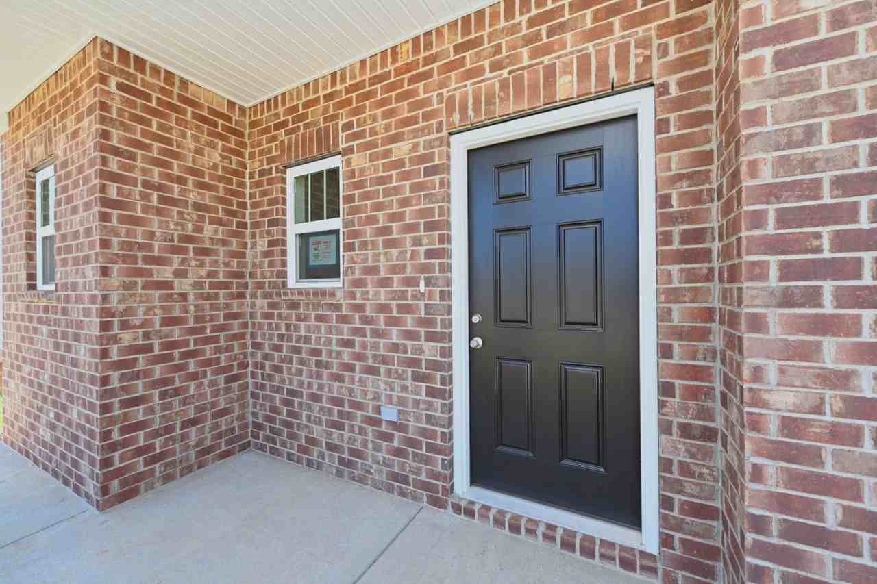 5005 Dan Howland Dr - Photo 4 of 50