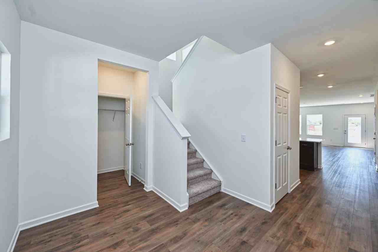 5005 Dan Howland Dr - Photo 7 of 50