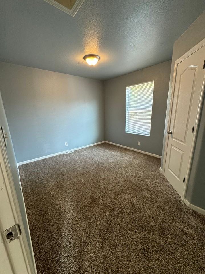 Hill Top Apartments - Photo 3 of 9