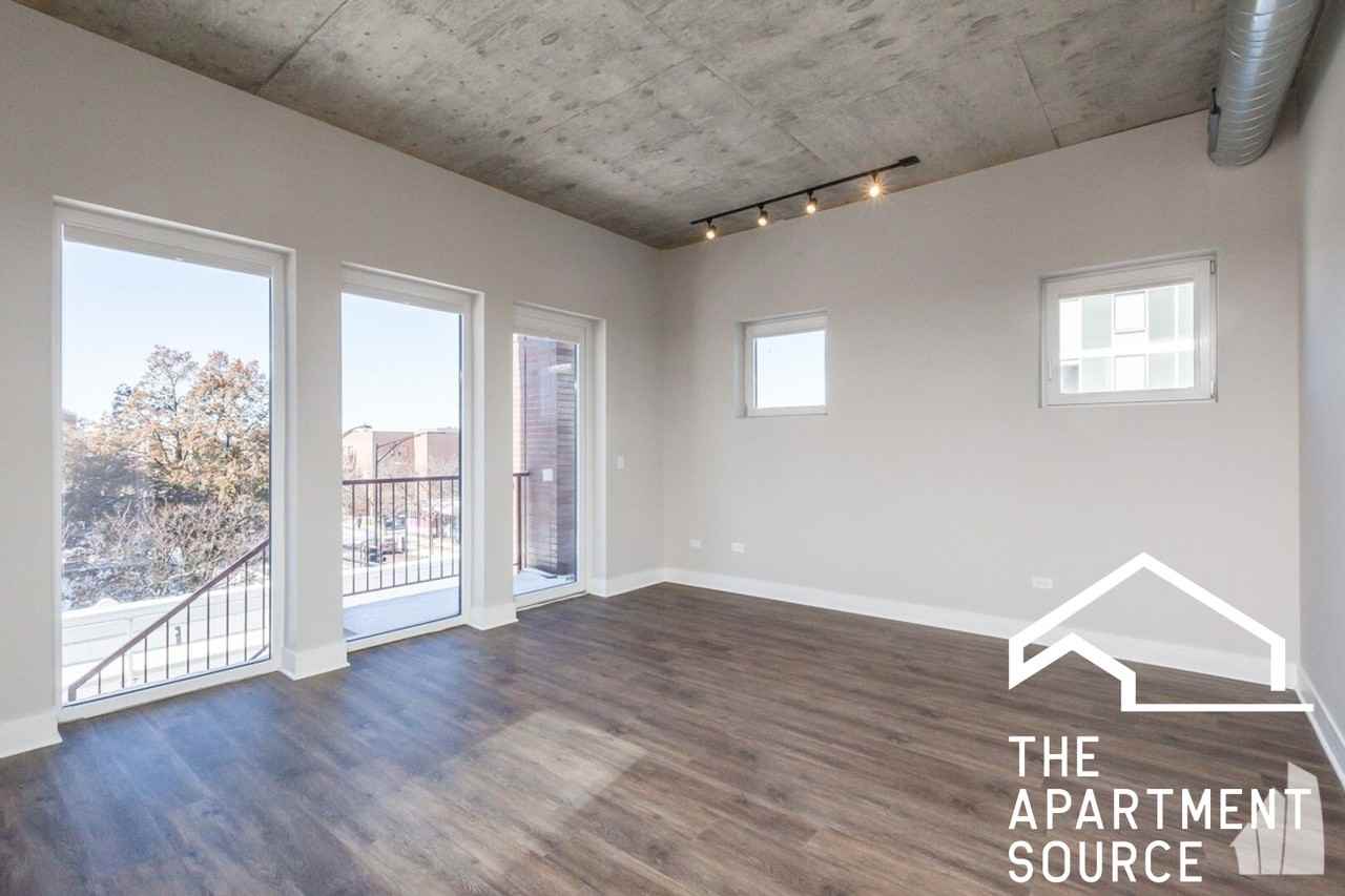 3833 N Broadway St #301 - Photo 5 of 13