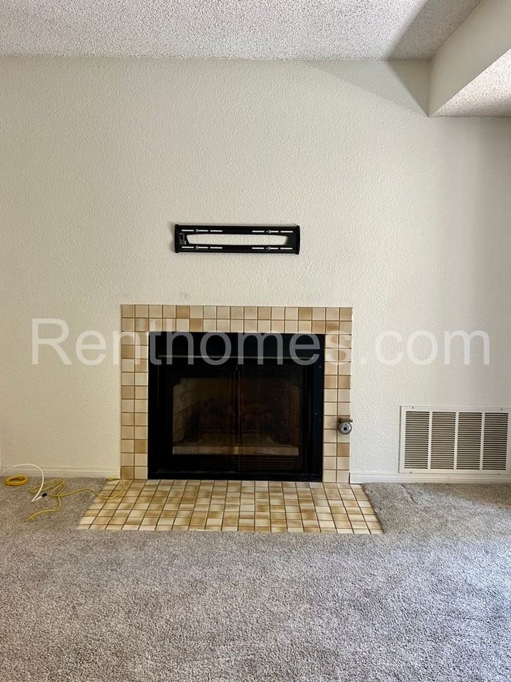 9725 Mesa Springs Way - Photo 3 of 25