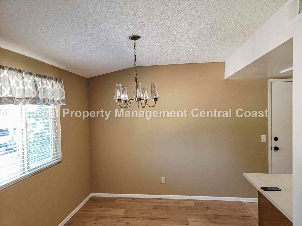 728 Brookhill Dr - Photo 3 of 15