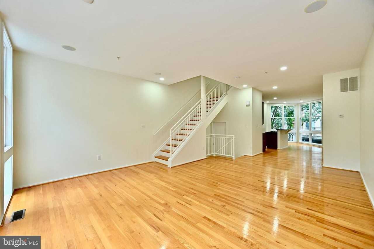 2024 N Westmoreland St - Photo 3 of 25