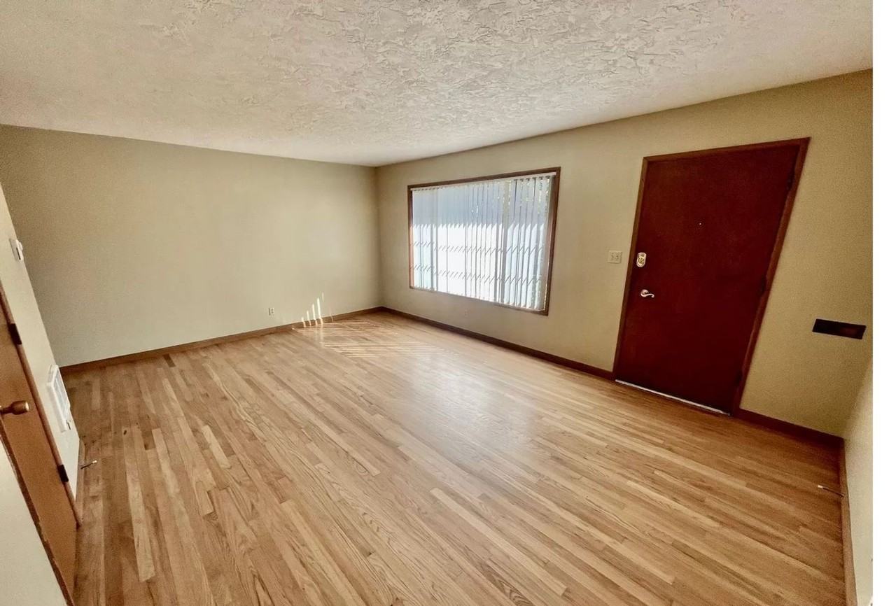 2115 Ne 20th Ave - Photo 3 of 15