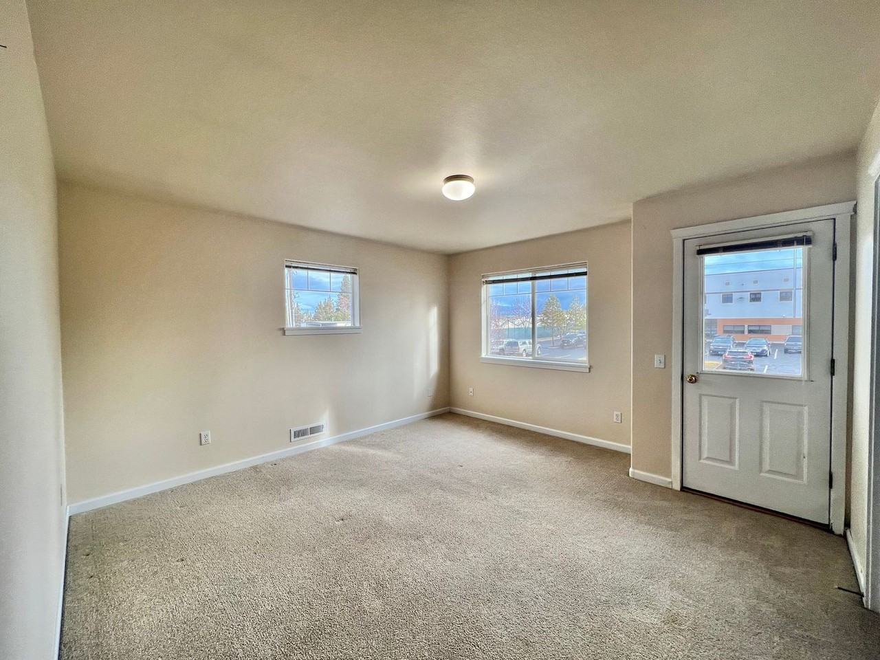 b63339 - Photo 2 of 13