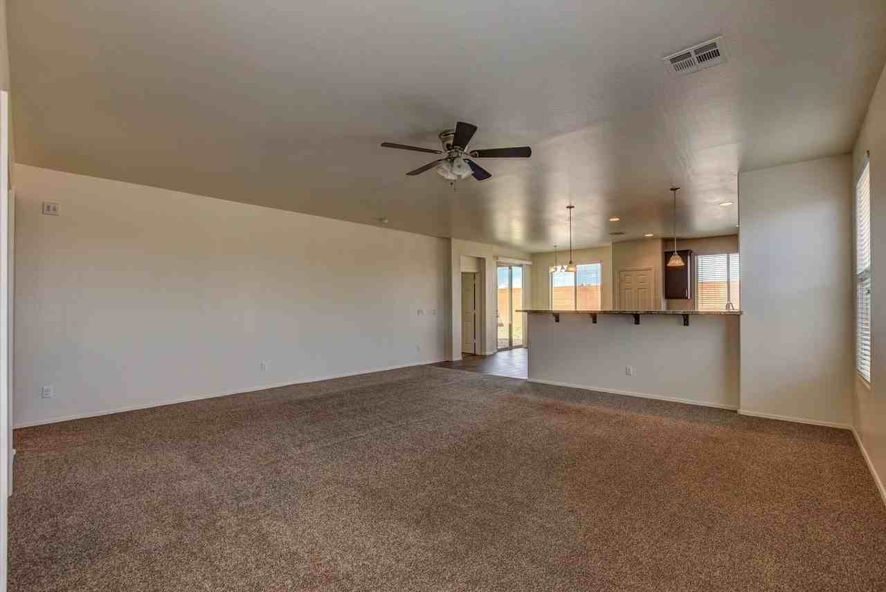 8008 N Music Mountain Ln - Photo 4 of 28