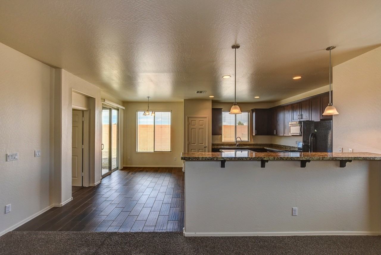 8008 N Music Mountain Ln - Photo 7 of 28