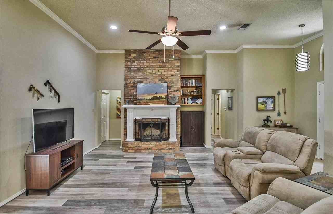 110 Mill Creek Ln - Photo 2 of 35