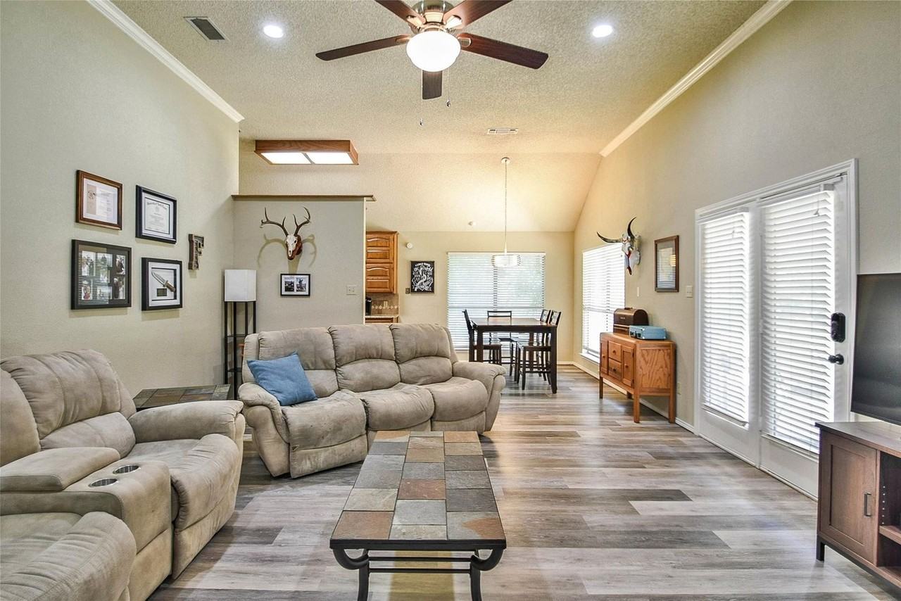 110 Mill Creek Ln - Photo 3 of 35