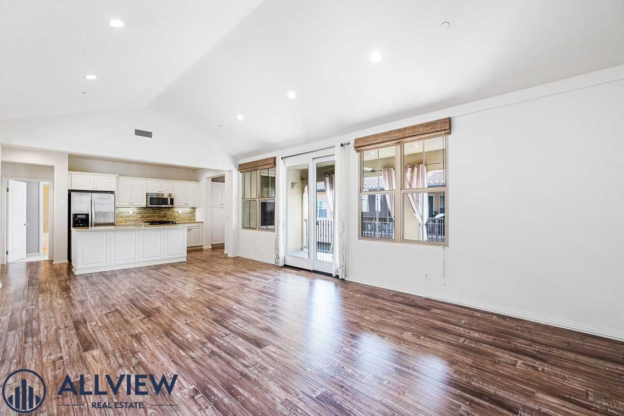 120 Peony - Photo 2 of 45