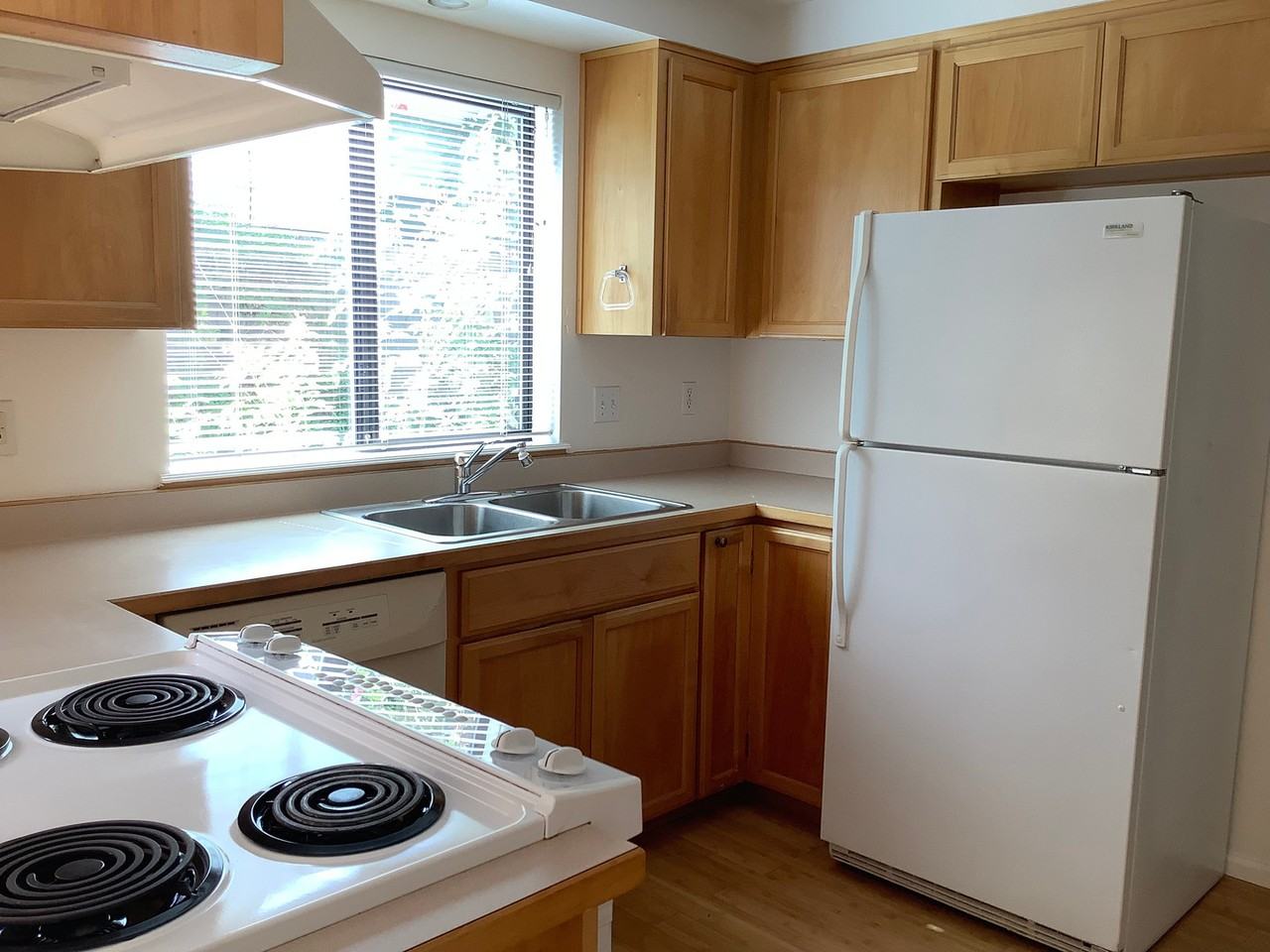 680 Normal Ave - Photo 7 of 16