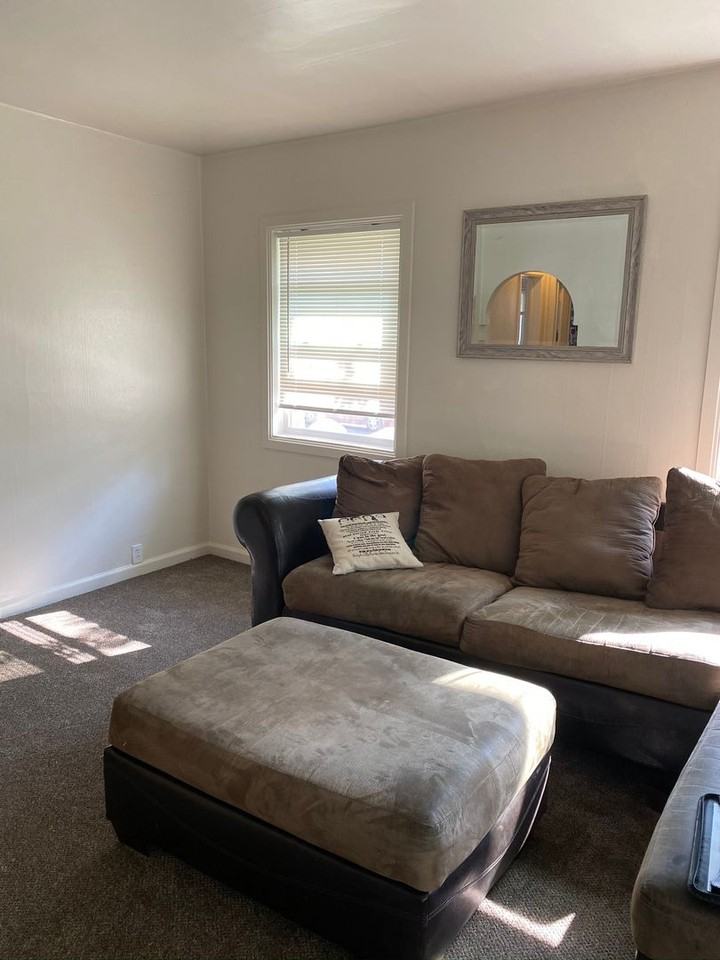 695 E 420 N - Photo 5 of 26