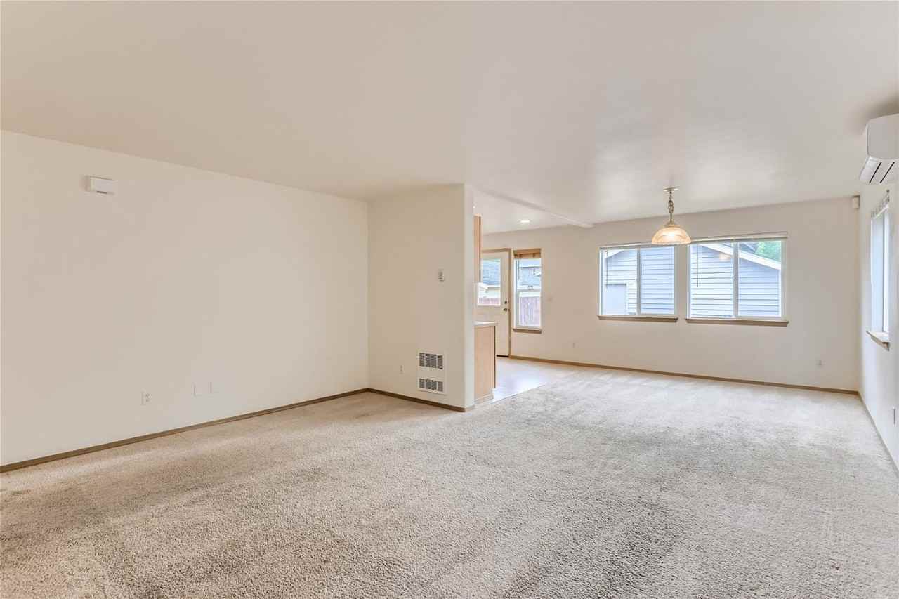 22358 Ne 101st Pl - Photo 3 of 11