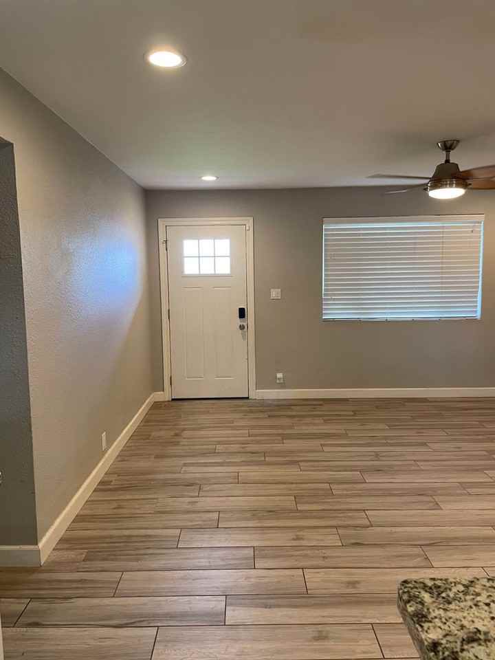 1369 W 14th St - Photo 3 of 16