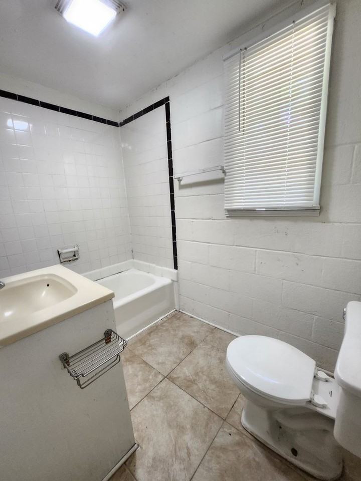 2 Nevada Cir - Photo 5 of 12