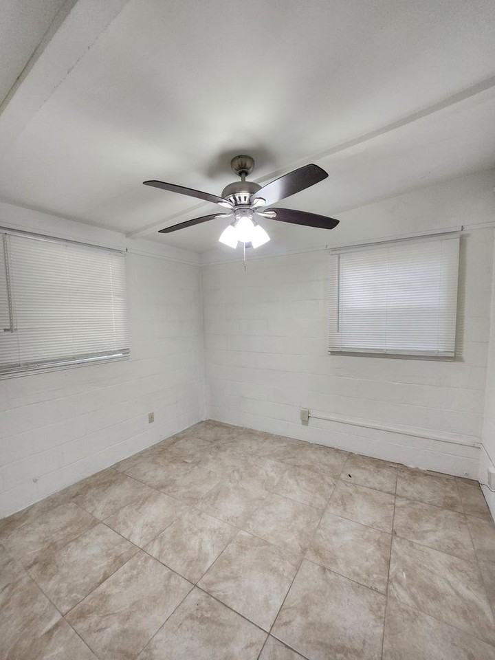 2 Nevada Cir - Photo 6 of 12