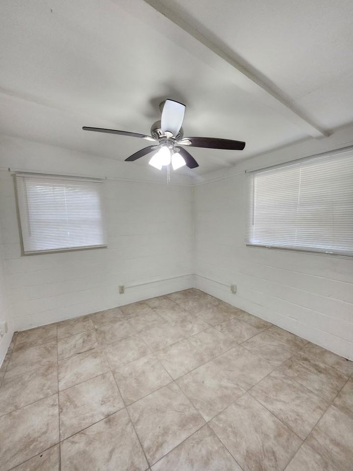 2 Nevada Cir - Photo 7 of 12