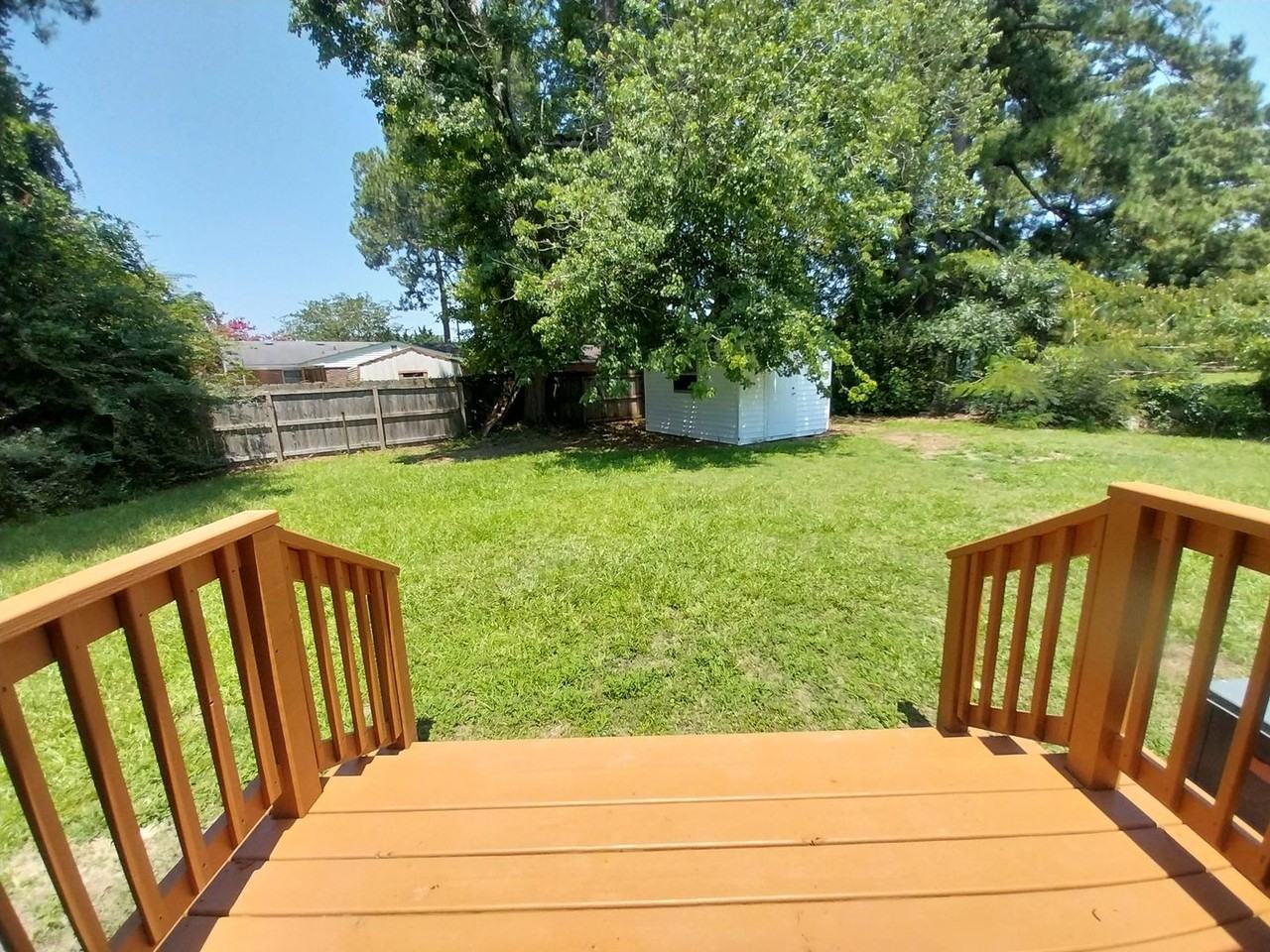 1714 Wesley Dr - Photo 3 of 17