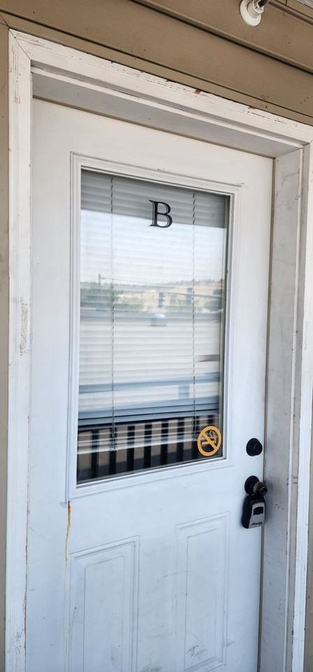 213 Sw 4th St - Photo 2 of 8