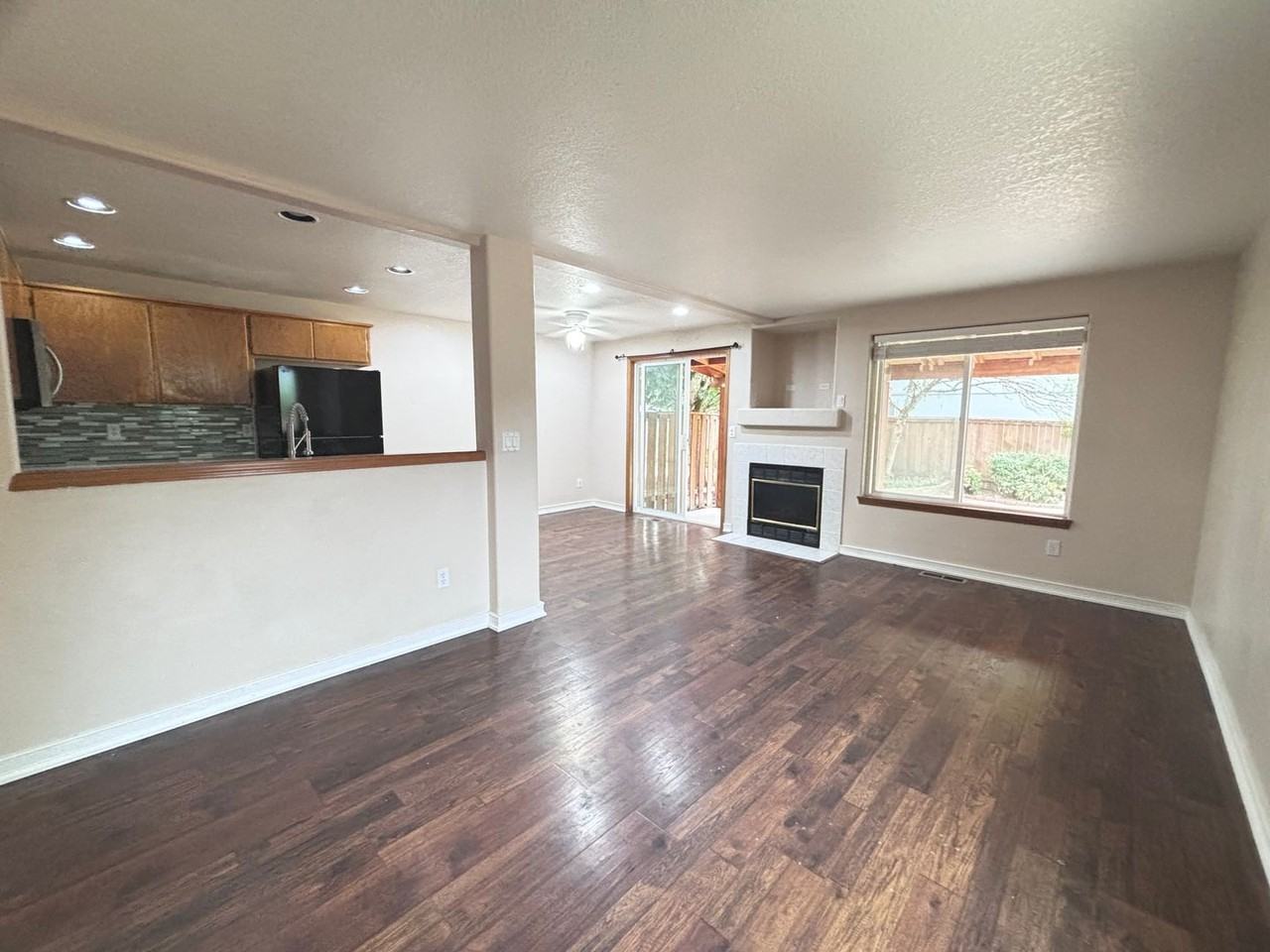 16540 Sw Daffodil St - Photo 3 of 26