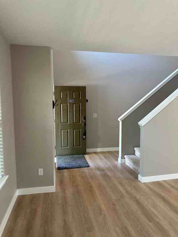 425 Casting St Se - Photo 2 of 29