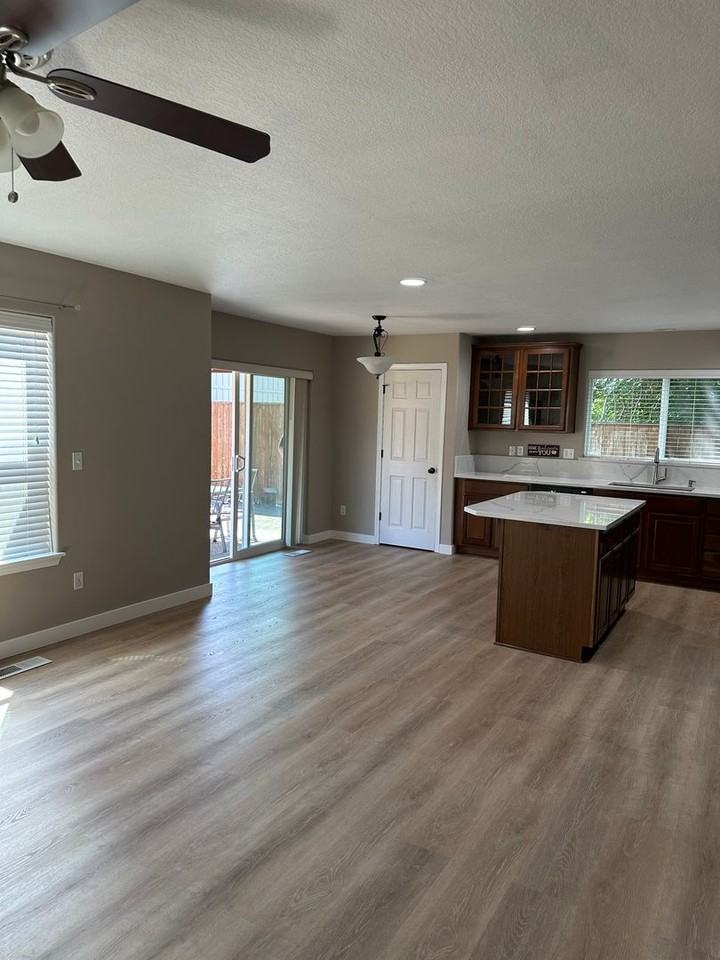 425 Casting St Se - Photo 6 of 29