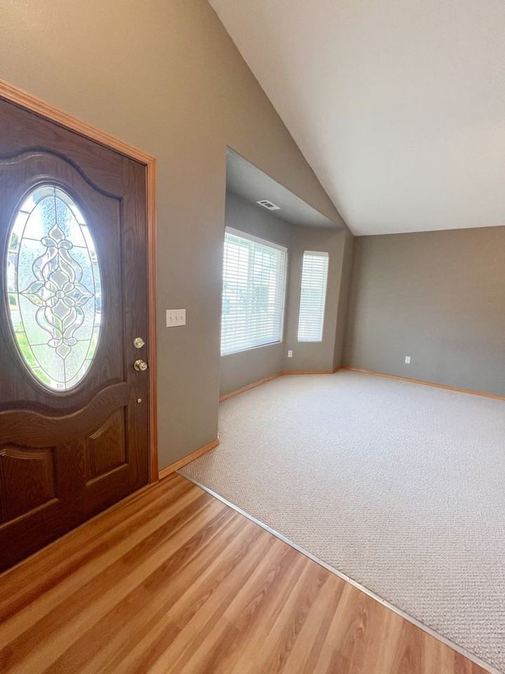 5105 Hickory Ln - Photo 4 of 43