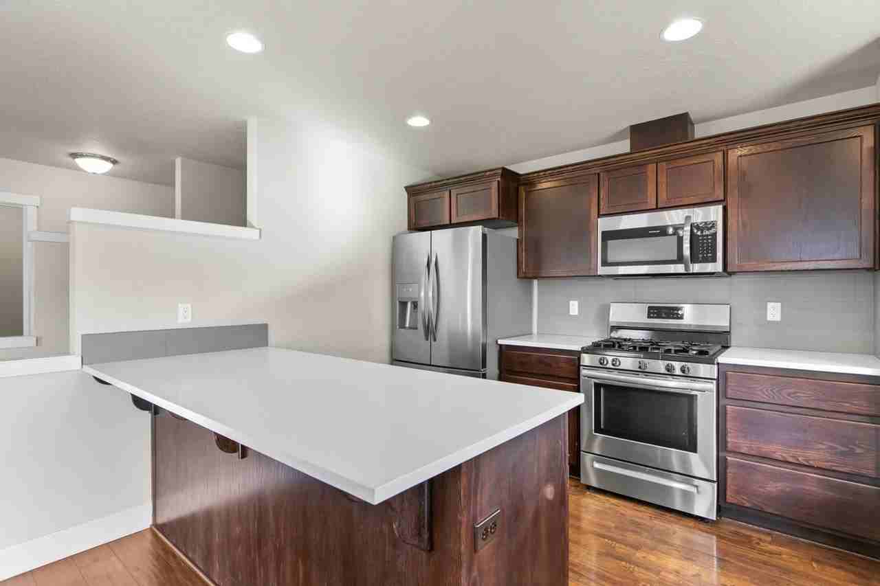 3171 Ne Delmas St - Photo 3 of 20