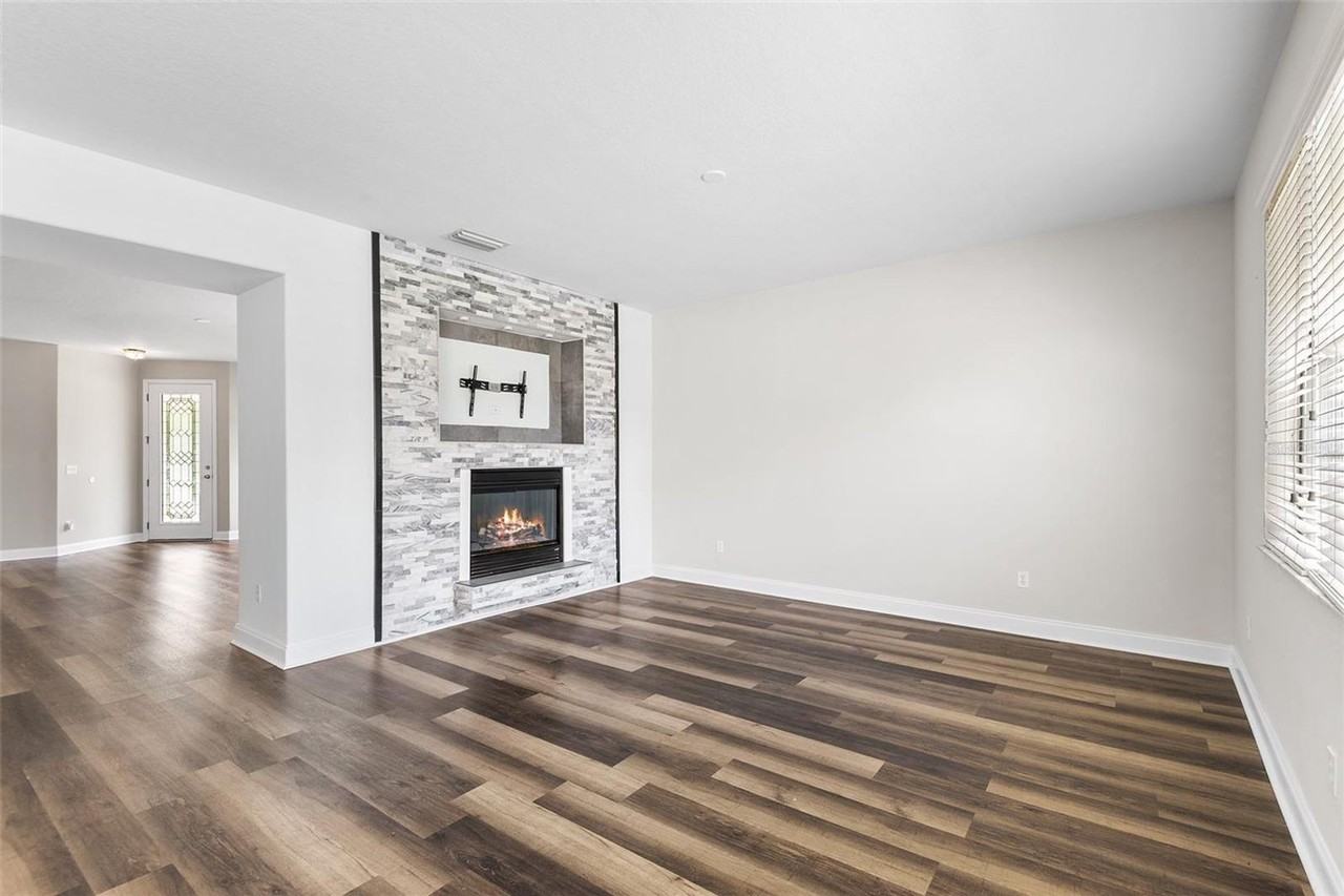 9237 Wellstone Dr - Photo 3 of 22