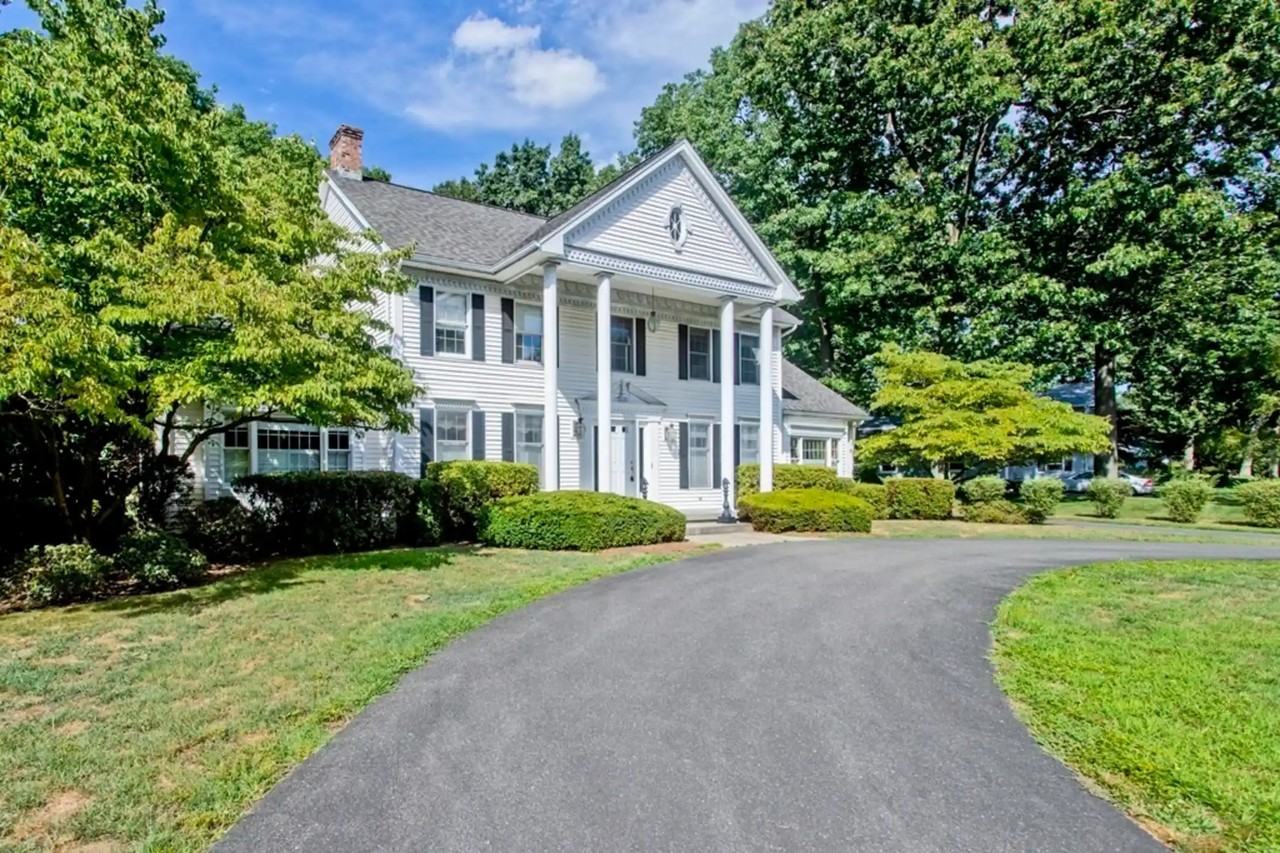 130 Bridle Path Rd - Photo 2 of 36