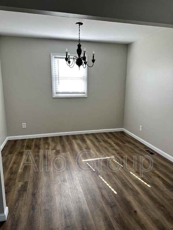 23 Freeport Rd - Photo 3 of 19