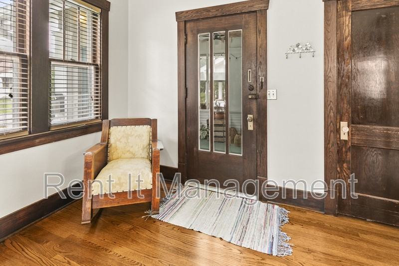 1009 N 49th St - Photo 3 of 39