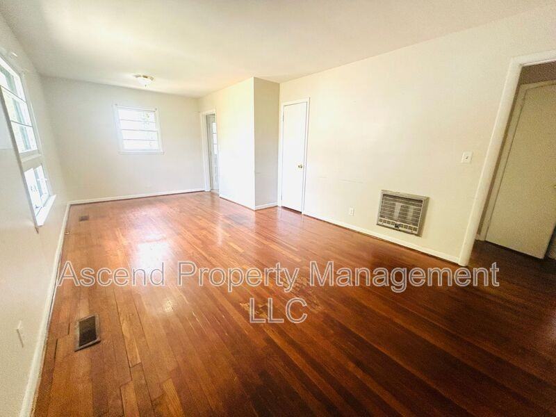 1202 Arlington Ave - Photo 2 of 9