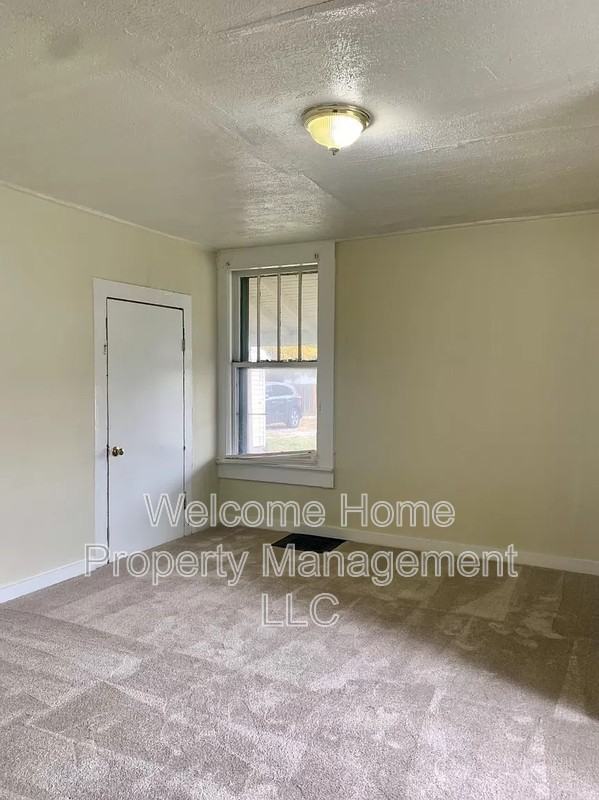 1322 Elizabeth St - Photo 2 of 11