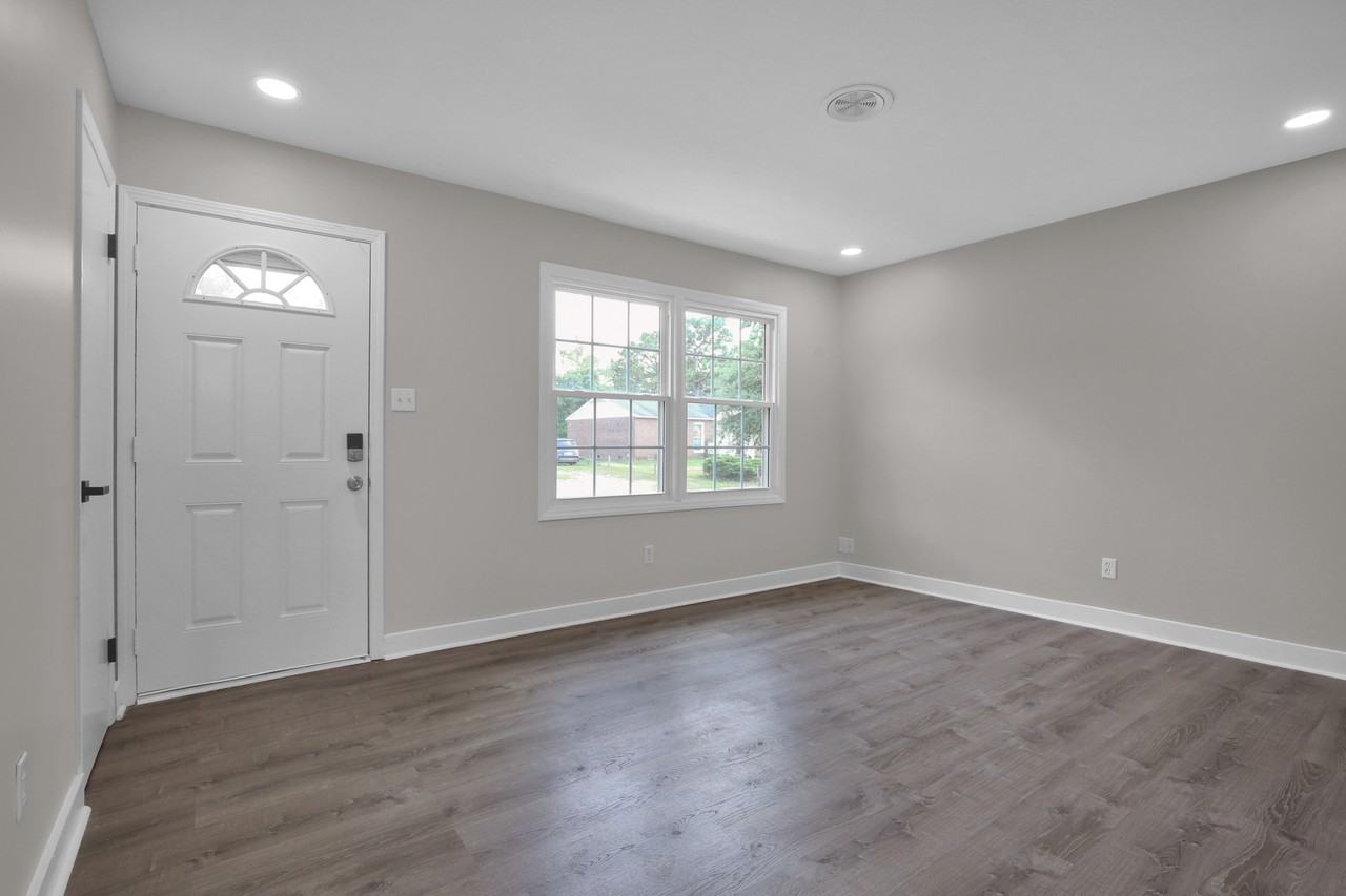 914 Fiske Dr - Photo 7 of 9