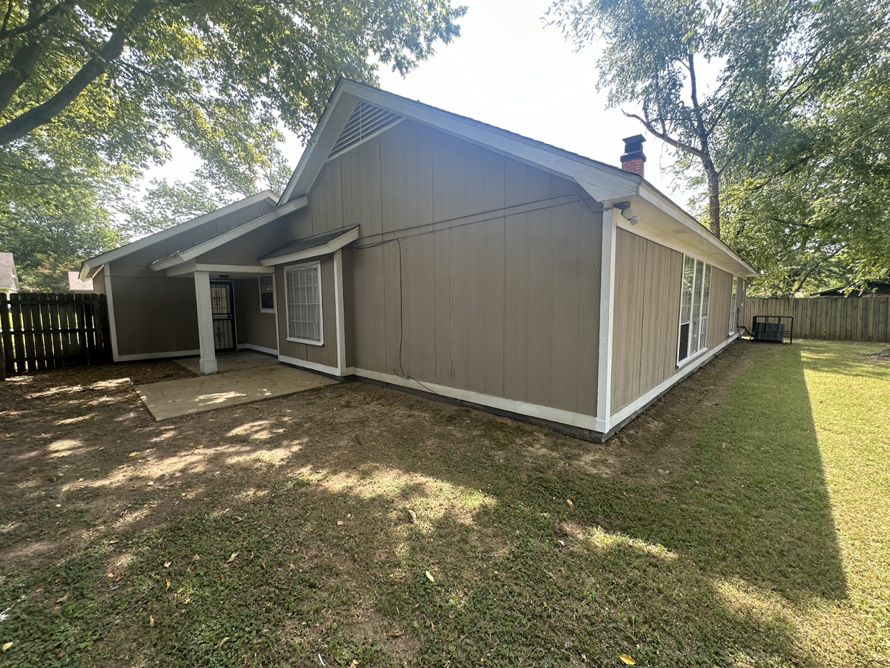 4483 Grinstead Cv - Photo 3 of 21