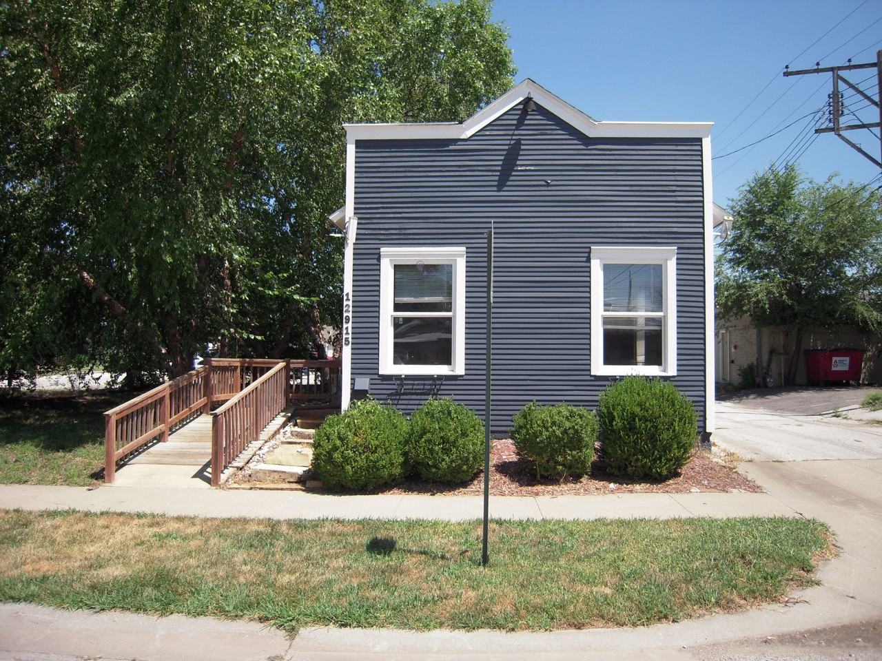 12915 7th St - Photo 3 of 17