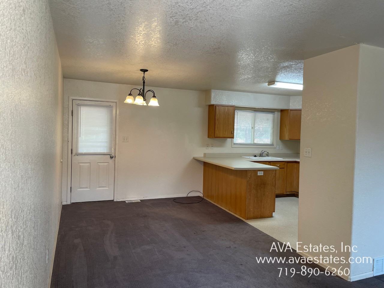 2718 Poplar St - Photo 2 of 12
