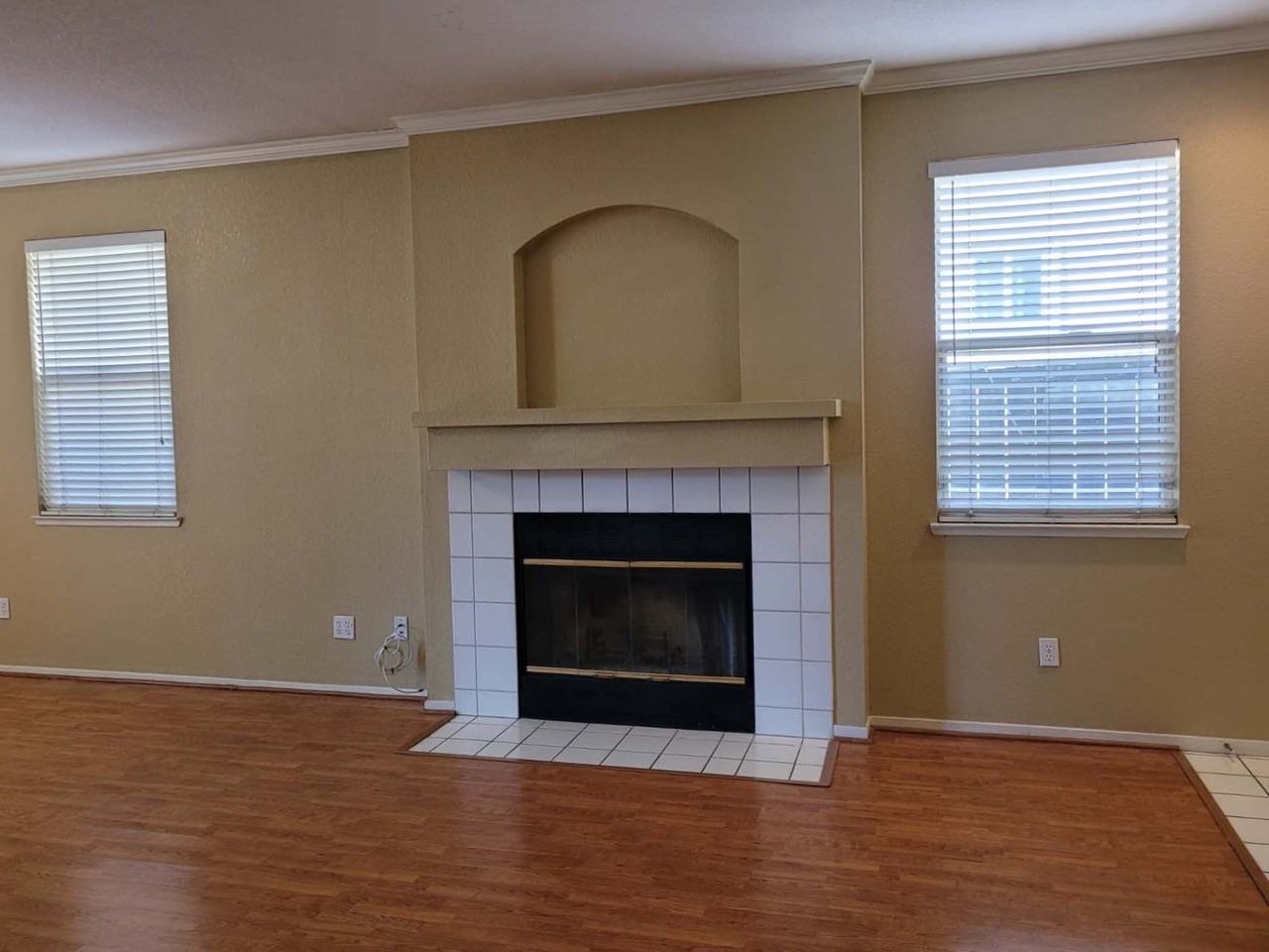 3018 Carousel Cir - Photo 2 of 10