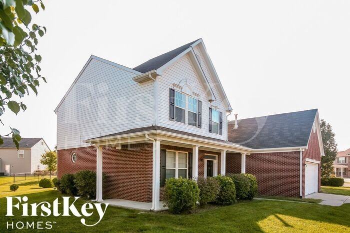 2547 Greythorne Dr - Photo 2 of 15