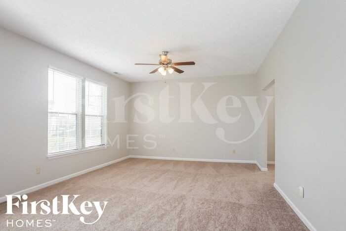 2547 Greythorne Dr - Photo 3 of 15