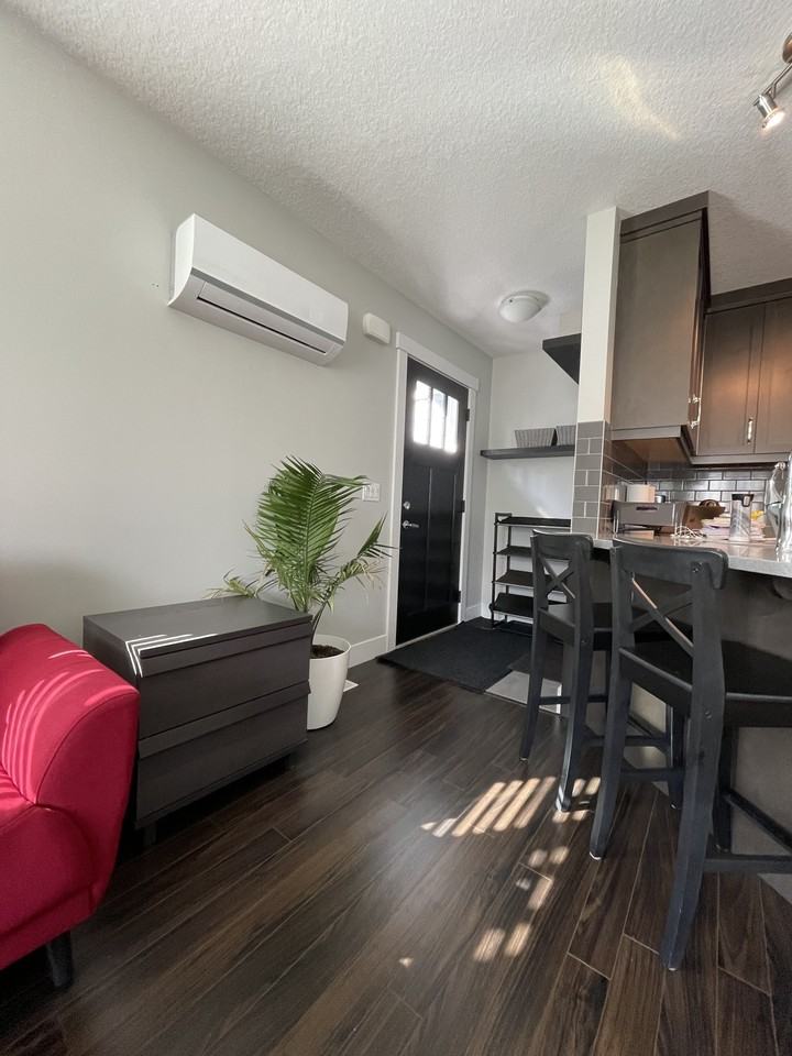 26 Dieppe Drive Southwest - Photo 2 of 9