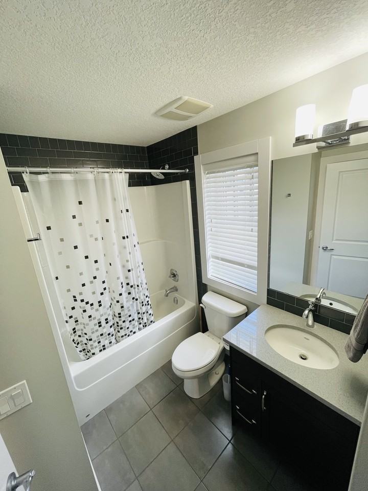 26 Dieppe Drive Southwest - Photo 3 of 9